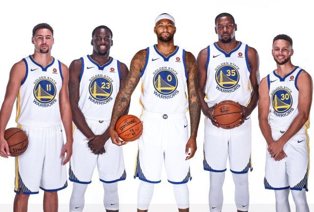 多纳鲁马身价上涨500万至4500万欧，领跑世界门将身价榜（多纳鲁马身价升至4500万欧，较前增长500万，位居全球门将身价榜首）