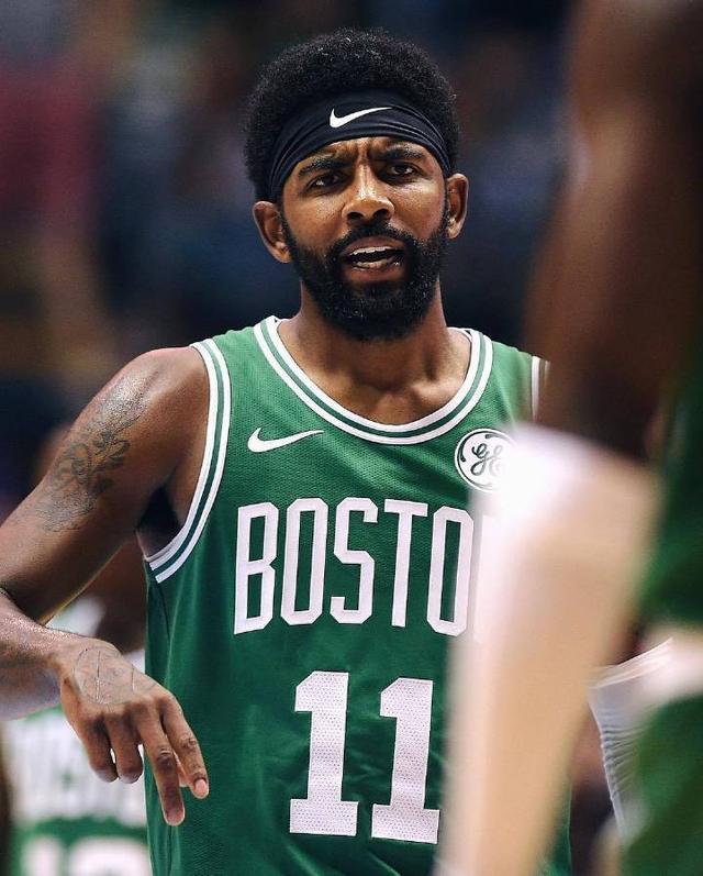 杰伦·约翰逊30+12+12助老鹰终结连败，首次连场三双（杰伦-约翰逊轰30+12+12助老鹰止颓，生涯首次连场三双）