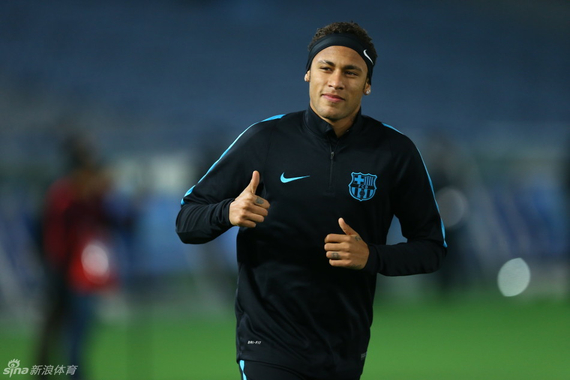 从漏头就秒变路边一条？（发际线一露，瞬间像路边款？）