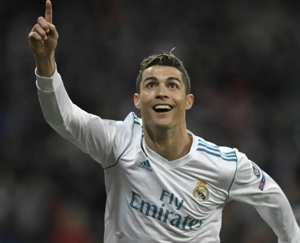 世欧预半场：埃斯波西托捅射建功，意大利暂1-0挪威（世欧预半场战报：埃斯波西托一脚捅射破门，意大利暂以1-0领先挪威）