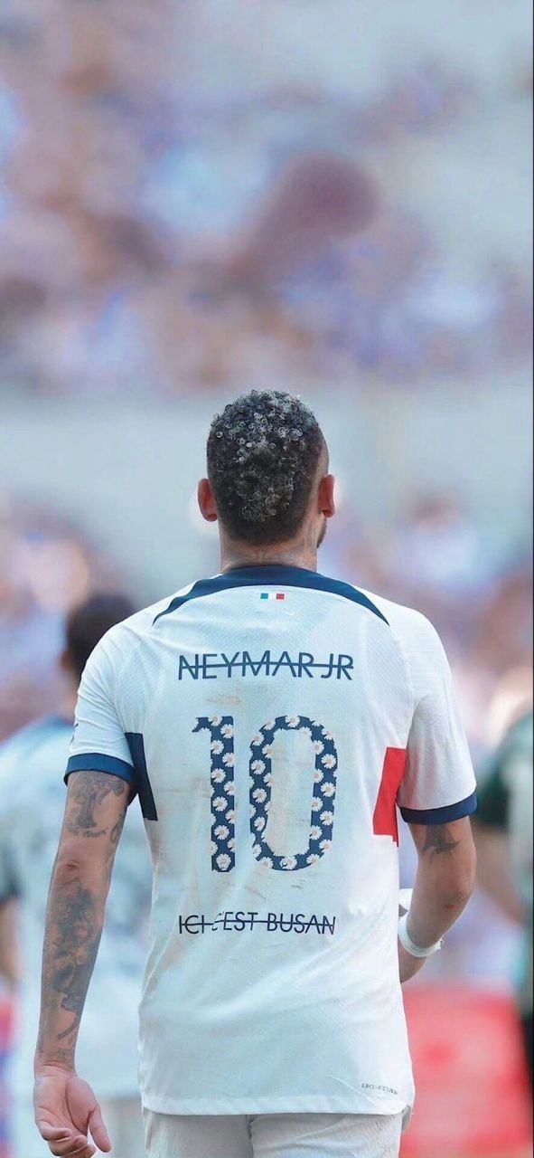 足球中国球员转会费再创新高（中国足球球员转会费再度刷新纪录）